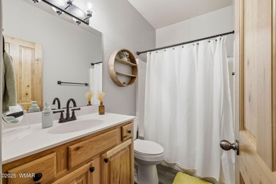 Updated townhome in the Pinetop Country Club area, offering an on Pinetop Lakes Country Club in Arizona - for sale on GolfHomes.com, golf home, golf lot