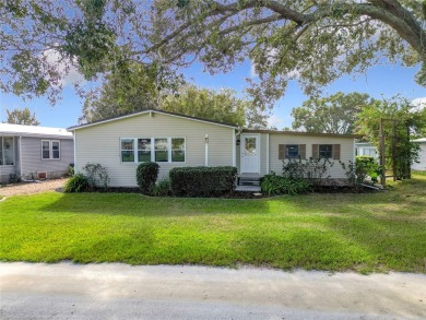 *Turnkey 2-Bedroom, 2-Bathroom Fleetwood in Silver Lake - The on El Diablo Executive Golf Course in Florida - for sale on GolfHomes.com, golf home, golf lot