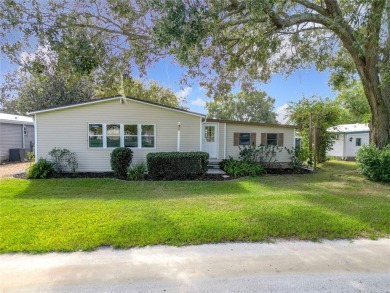 *Turnkey 2-Bedroom, 2-Bathroom Fleetwood in Silver Lake - The on El Diablo Executive Golf Course in Florida - for sale on GolfHomes.com, golf home, golf lot