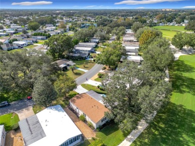 *Turnkey 2-Bedroom, 2-Bathroom Fleetwood in Silver Lake - The on El Diablo Executive Golf Course in Florida - for sale on GolfHomes.com, golf home, golf lot