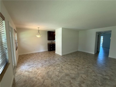 Totally updated first floor condo in active 55+ community with on Vero Beach South Golf Course in Florida - for sale on GolfHomes.com, golf home, golf lot