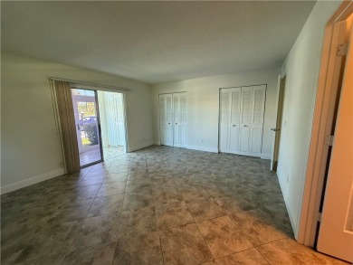 Totally updated first floor condo in active 55+ community with on Vero Beach South Golf Course in Florida - for sale on GolfHomes.com, golf home, golf lot