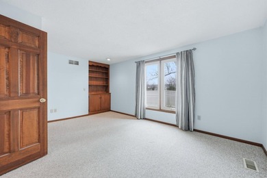 Opportunity awaits with this 2 bedroom, 2 full bath home full of on Arlington Park Association in Indiana - for sale on GolfHomes.com, golf home, golf lot