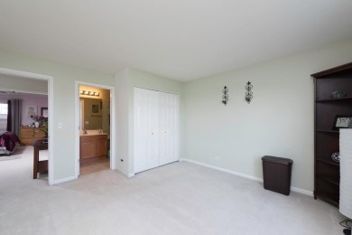 Immaculate 3 story 2-bedroom 2.2 bath Townhome Midlane club on Midlane Championship Golf Resort in Illinois - for sale on GolfHomes.com, golf home, golf lot