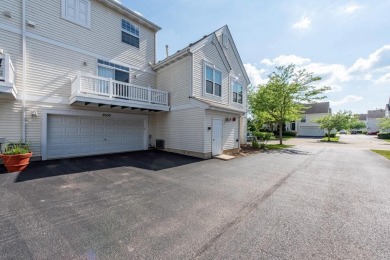 Immaculate 3 story 2-bedroom 2.2 bath Townhome Midlane club on Midlane Championship Golf Resort in Illinois - for sale on GolfHomes.com, golf home, golf lot