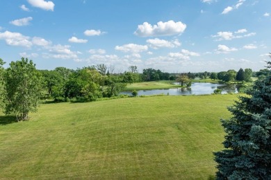 Immaculate 3 story 2-bedroom 2.2 bath Townhome Midlane club on Midlane Championship Golf Resort in Illinois - for sale on GolfHomes.com, golf home, golf lot