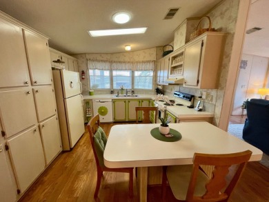 Very Well Maintained 1 Owner Home!! Very Large and Bright Open on Water Oak Country Club Estates in Florida - for sale on GolfHomes.com, golf home, golf lot
