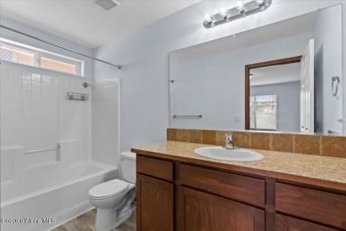 Squeaky clean and ready for new owners. Conveniently located to on Prairie Falls Golf Club in Idaho - for sale on GolfHomes.com, golf home, golf lot