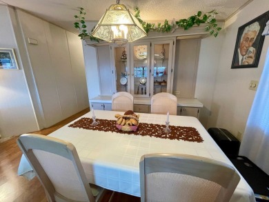 Very Well Maintained 1 Owner Home!! Very Large and Bright Open on Water Oak Country Club Estates in Florida - for sale on GolfHomes.com, golf home, golf lot