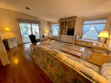 Very Well Maintained 1 Owner Home!! Very Large and Bright Open on Water Oak Country Club Estates in Florida - for sale on GolfHomes.com, golf home, golf lot