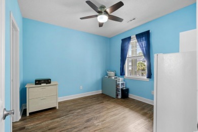This 2 bedroom, 2 bathroom end-unit condo offers easy living on on Arrowhead Country Club in South Carolina - for sale on GolfHomes.com, golf home, golf lot