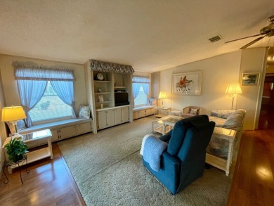 Very Well Maintained 1 Owner Home!! Very Large and Bright Open on Water Oak Country Club Estates in Florida - for sale on GolfHomes.com, golf home, golf lot