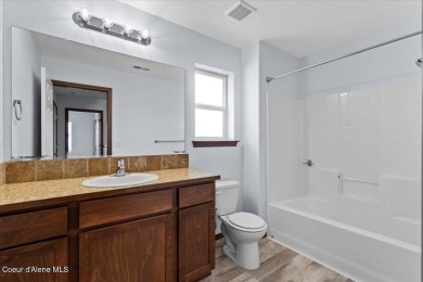 Squeaky clean and ready for new owners. Conveniently located to on Prairie Falls Golf Club in Idaho - for sale on GolfHomes.com, golf home, golf lot