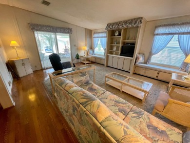 Very Well Maintained 1 Owner Home!! Very Large and Bright Open on Water Oak Country Club Estates in Florida - for sale on GolfHomes.com, golf home, golf lot