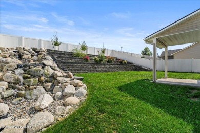 Squeaky clean and ready for new owners. Conveniently located to on Prairie Falls Golf Club in Idaho - for sale on GolfHomes.com, golf home, golf lot