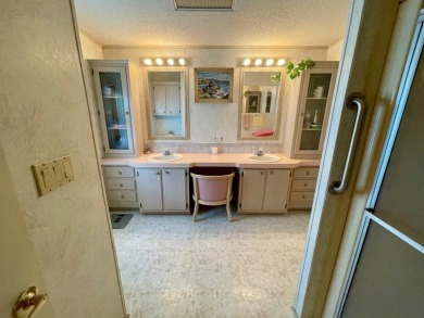 Very Well Maintained 1 Owner Home!! Very Large and Bright Open on Water Oak Country Club Estates in Florida - for sale on GolfHomes.com, golf home, golf lot