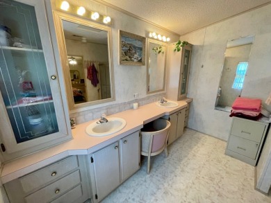 Very Well Maintained 1 Owner Home!! Very Large and Bright Open on Water Oak Country Club Estates in Florida - for sale on GolfHomes.com, golf home, golf lot