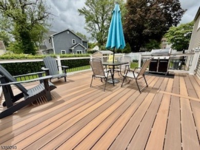 IMPRESSSIVE updated 3 bedroom, 1.1 bath BEAUTIFUL split situated on Baltusrol Golf Club in New Jersey - for sale on GolfHomes.com, golf home, golf lot