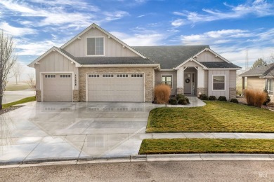 Beautiful, well maintained home backing up to the sought-after on Hunters Point Golf Club in Idaho - for sale on GolfHomes.com, golf home, golf lot