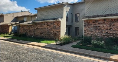Beautifully updated townhome with golf course views in the heart on KickingBird Golf Course in Oklahoma - for sale on GolfHomes.com, golf home, golf lot