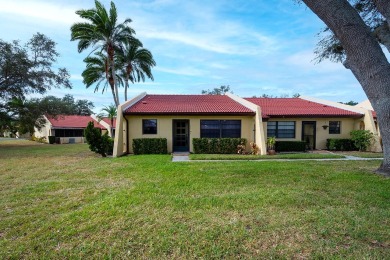 One or more photo(s) has been virtually staged. PRICE on Bradenton Country Club in Florida - for sale on GolfHomes.com, golf home, golf lot
