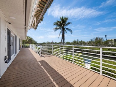 Under contract-accepting backup offers. An ideal waterfront on Longboat Key Golf Club Resort in Florida - for sale on GolfHomes.com, golf home, golf lot