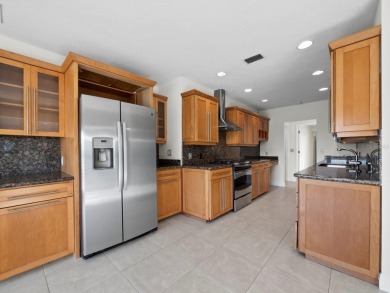 Under contract-accepting backup offers. An ideal waterfront on Longboat Key Golf Club Resort in Florida - for sale on GolfHomes.com, golf home, golf lot