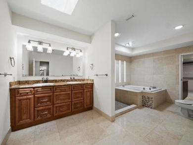 Under contract-accepting backup offers. An ideal waterfront on Longboat Key Golf Club Resort in Florida - for sale on GolfHomes.com, golf home, golf lot