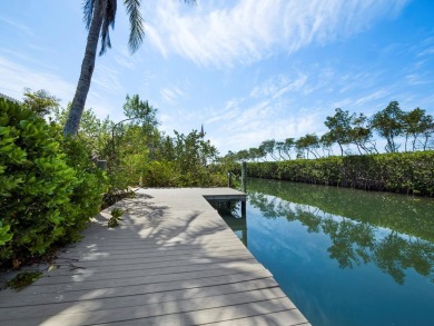 Under contract-accepting backup offers. An ideal waterfront on Longboat Key Golf Club Resort in Florida - for sale on GolfHomes.com, golf home, golf lot