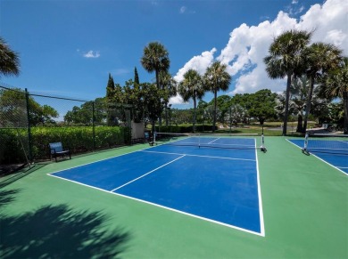 Under contract-accepting backup offers. An ideal waterfront on Longboat Key Golf Club Resort in Florida - for sale on GolfHomes.com, golf home, golf lot