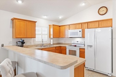 TURNKEY! NO BOND! (2015 Roof, HVAC, HWH) Lovely 3/2 Anaheim on Pennbrooke Fairways in Florida - for sale on GolfHomes.com, golf home, golf lot