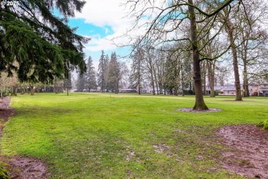 Pride of ownership is evident in this single-story townhome on on Summerfield Golf and Country Club in Oregon - for sale on GolfHomes.com, golf home, golf lot