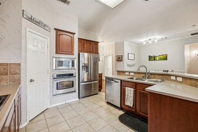 FOUNDATION REPAIRED October 2025 with transferable warranty! on Oakmont Country Club in Texas - for sale on GolfHomes.com, golf home, golf lot