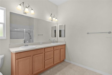~CORNER LOT~ ~GC GARAGE~ ~GRANITE COUNTERTOPS~ ~PRIVACY SHRUBS~ on The Links of Spruce Creek in Florida - for sale on GolfHomes.com, golf home, golf lot