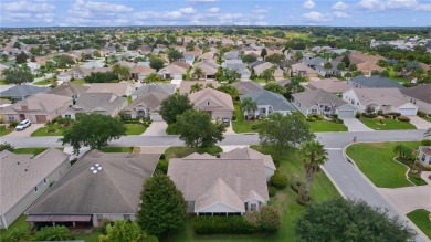 ~CORNER LOT~ ~GC GARAGE~ ~GRANITE COUNTERTOPS~ ~PRIVACY SHRUBS~ on The Links of Spruce Creek in Florida - for sale on GolfHomes.com, golf home, golf lot