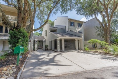 Do not miss this beautiful Townhome in the heart of Harbor Town on Harbour Town Golf Links in South Carolina - for sale on GolfHomes.com, golf home, golf lot