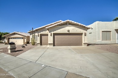 Very spacious 2 master bedroom 2 baths on the 3rd hole of Apache on Apache Wells Country Club in Arizona - for sale on GolfHomes.com, golf home, golf lot