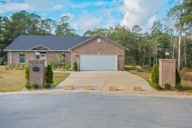 Welcome to the highly desirable Foxwood Golf neighborhood! This on Foxwood Country Club in Florida - for sale on GolfHomes.com, golf home, golf lot