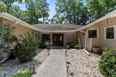 Welcome to this charming 3BR/2.5BA home in the desirable Rose on Rose Hill Golf Club in South Carolina - for sale on GolfHomes.com, golf home, golf lot