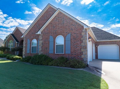 Patricia Island Estates, Grove, OK Home on 1 Acre Lot    What an on Patricia Island Golf Club in Oklahoma - for sale on GolfHomes.com, golf home, golf lot