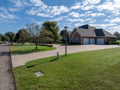 Patricia Island Estates, Grove, OK Home on 1 Acre Lot    What an on Patricia Island Golf Club in Oklahoma - for sale on GolfHomes.com, golf home, golf lot