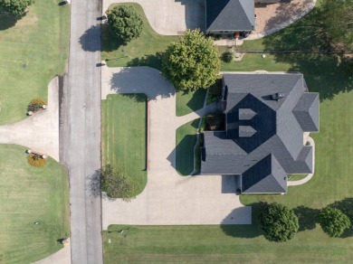 Patricia Island Estates, Grove, OK Home on 1 Acre Lot    What an on Patricia Island Golf Club in Oklahoma - for sale on GolfHomes.com, golf home, golf lot