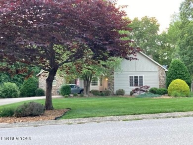 LOCATION, LOCATION, LOCATION IS KEY! Welcome to this 1-owner on Stonehenge Golf Course in Tennessee - for sale on GolfHomes.com, golf home, golf lot