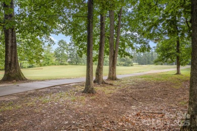 Stunning 5-Bed Golf Retreat with Custom Finishes & Prime Nestled on Birkdale Golf Club in North Carolina - for sale on GolfHomes.com, golf home, golf lot