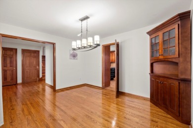 Welcome to this beautifully updated 5-bedroom, 2.5-bath home on Shadowmoss Plantation Golf Club in South Carolina - for sale on GolfHomes.com, golf home, golf lot