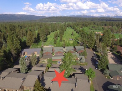Scenic Upper-Level Condo Near Lake  Downtown.Discover the on McCall Municipal Golf Course in Idaho - for sale on GolfHomes.com, golf home, golf lot