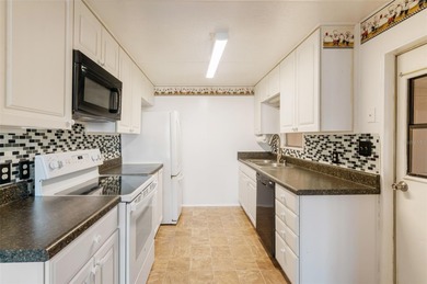 Under contract-accepting backup offers. Charming home located in on High Point Golf Club, Inc. in Florida - for sale on GolfHomes.com, golf home, golf lot