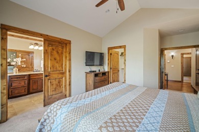 Welcome to this turnkey, well-appointed single-level cabin with on Sunriver Caldera Springs Golf Course in Oregon - for sale on GolfHomes.com, golf home, golf lot