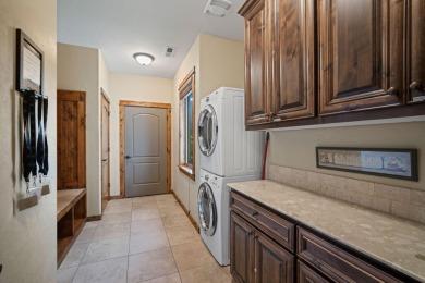 Welcome to this turnkey, well-appointed single-level cabin with on Sunriver Caldera Springs Golf Course in Oregon - for sale on GolfHomes.com, golf home, golf lot