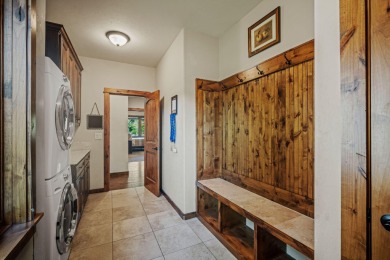 Welcome to this turnkey, well-appointed single-level cabin with on Sunriver Caldera Springs Golf Course in Oregon - for sale on GolfHomes.com, golf home, golf lot